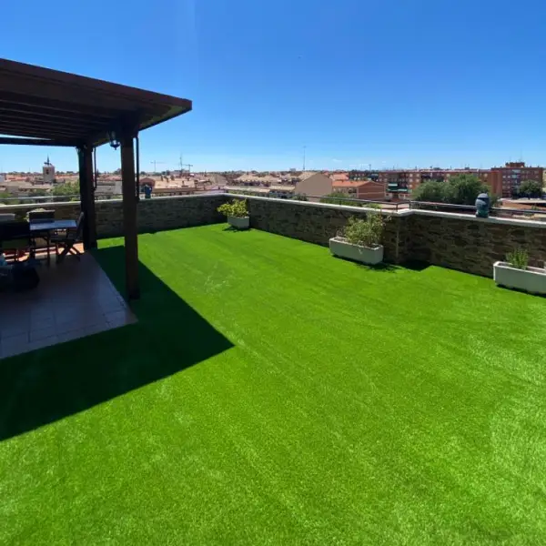 Bright Modern grass carpet for balcony in Al Raha Beach
