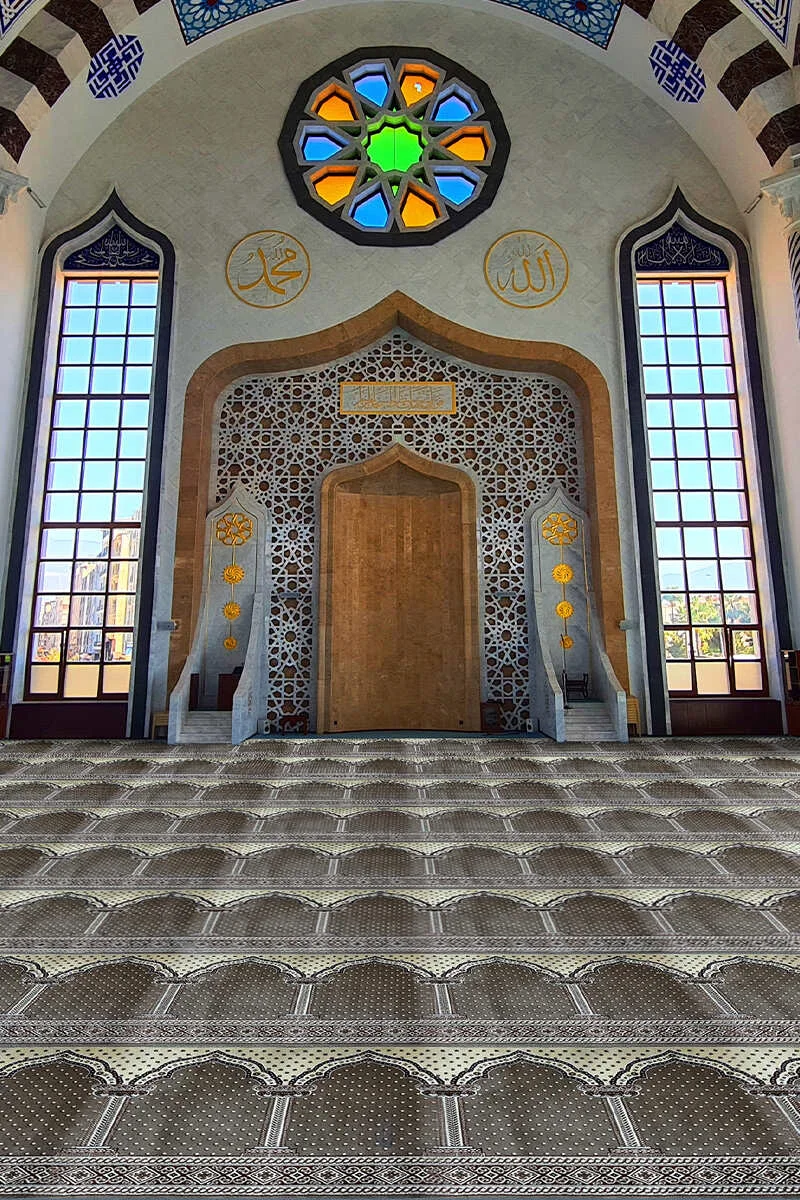 Classic Maroon Mihrab Mosque Carpet - Image 3